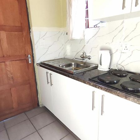 ホテル Zina Pretoria-Noord エクステリア 写真